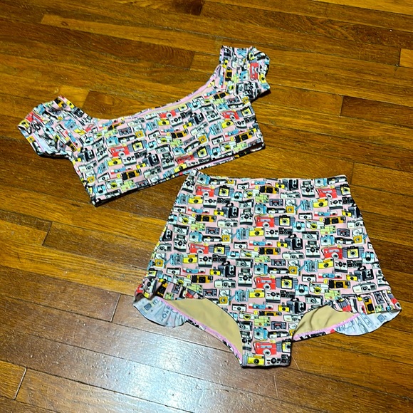 Red Dolly Women’s Vintage Style Camera Print Retro Pinup 2 Piece Swimsuit, Large - Picture 1 of 5